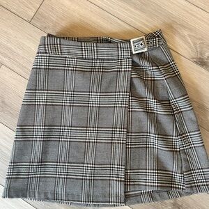 Brandy Melville Black and White Mini Wrap Skirt